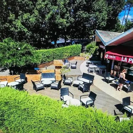 ホリデーパーク Village Aux Villages Sous Les Pins *